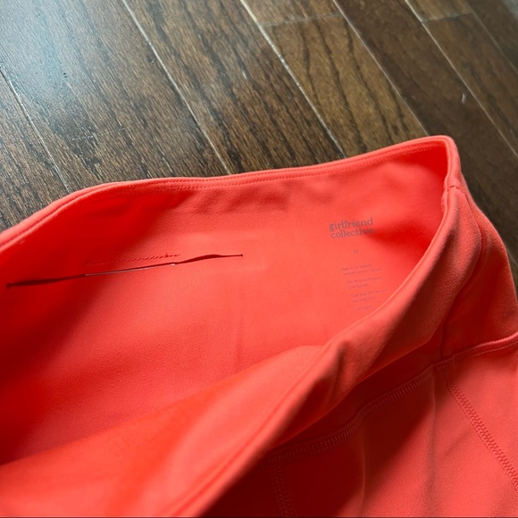 Like new salmon/orange leggings - Size M - (part of a set, but sold separately) - Picture 3 of 6